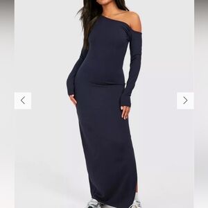 OFF THE SHOULDER LONG SLEEVE
MODAL NAVY MAXI DRESS